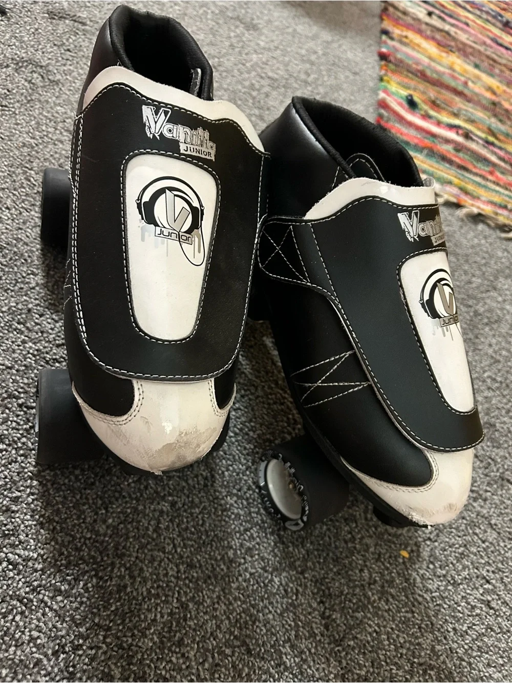 Men's Black & White Roller Skates  vnla skates like new men size 11 Tuxedo